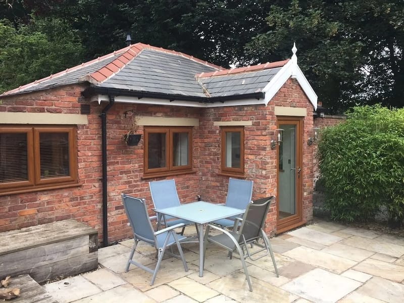 Vicarage Lodge in Grimsby, England photo 1
