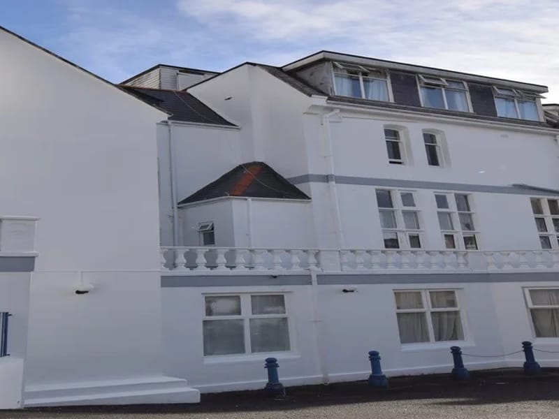 Riviera Court - Nursing Home in Torquay, England photo 2