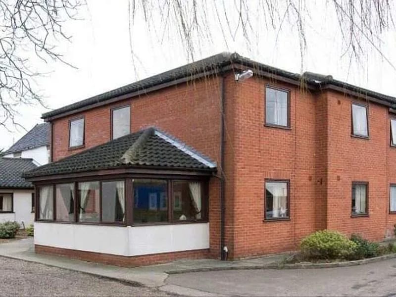 Melton House - Nursing Home in Wymondham, England photo 2