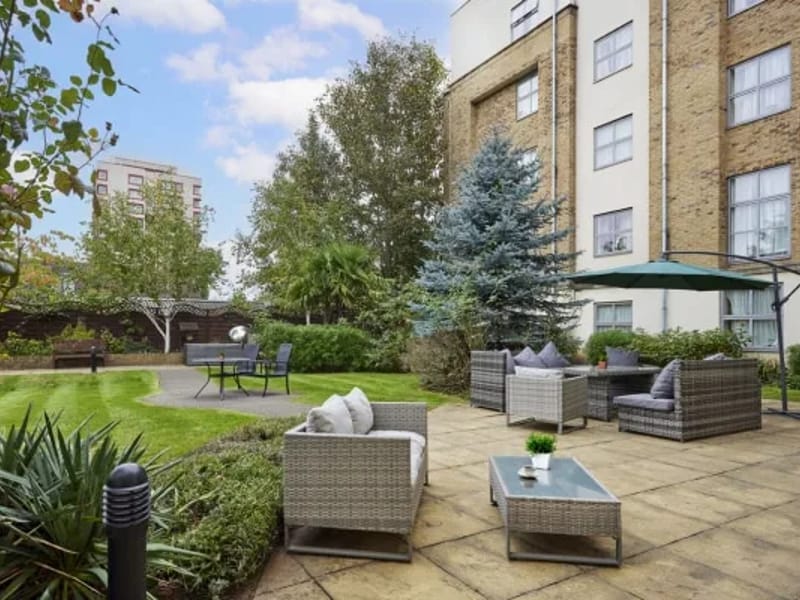 Albany Lodge - Assisted Living in Croydon, England photo 2