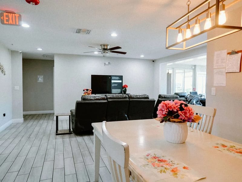 Bella Vita Alf At Latania Llc — Assisted Living, Tampa, FL · photo 2