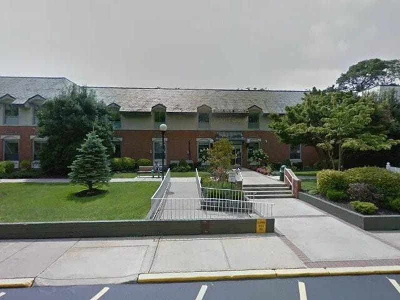 South Oaks Hosp - Hospital in Amityville, NY photo 1