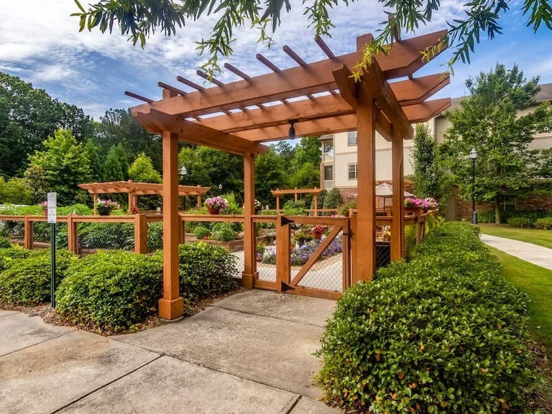 Arbor Terrace Peachtree City - Assisted Living in Peachtree City, GA photo 2