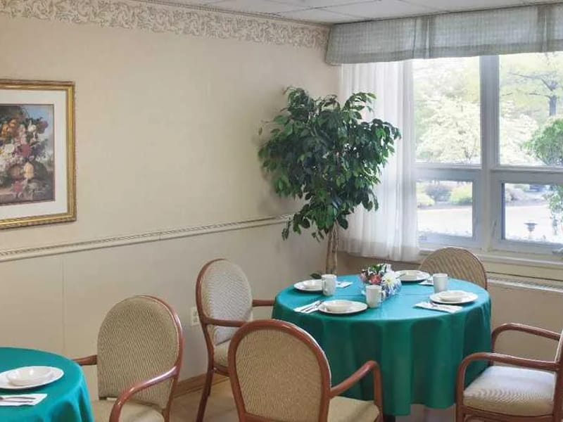 Arbor Glen Center - Nursing Home in Cedar Grove, NJ photo 3