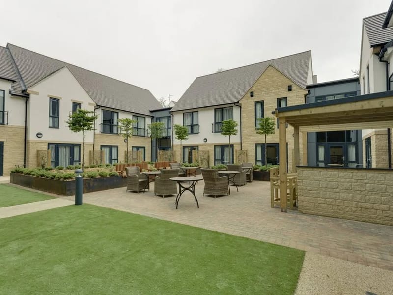 Millers Grange - Assisted Living in Witney, England photo 2