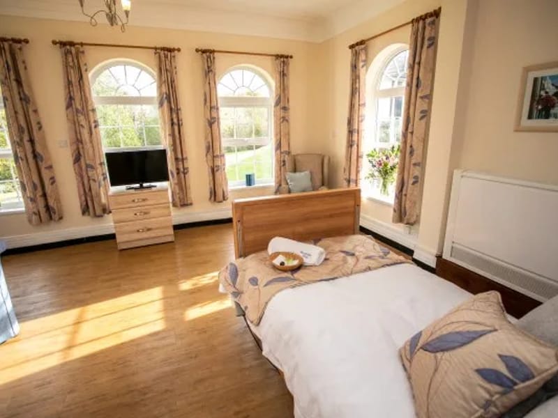Woodside Hall Nursing Home - Nursing Home in Hailsham, England photo 2