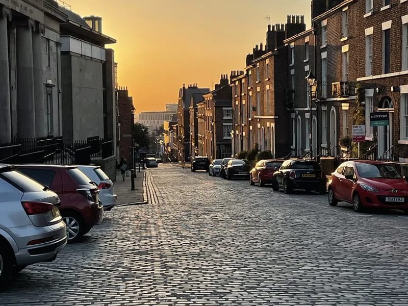 Mount Avenue in Liverpool, England photo 2