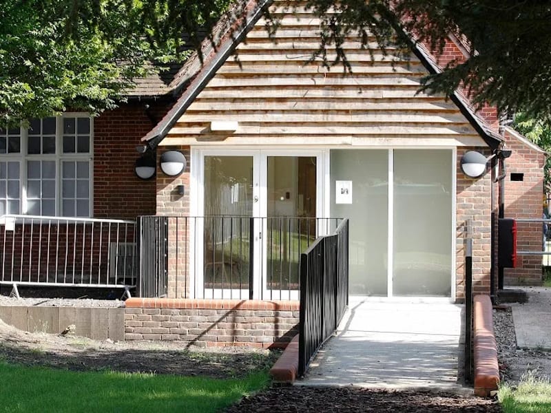 5-6 Prior's Court Cottages: Bradbury House - Assisted Living in Thatcham, England photo 5