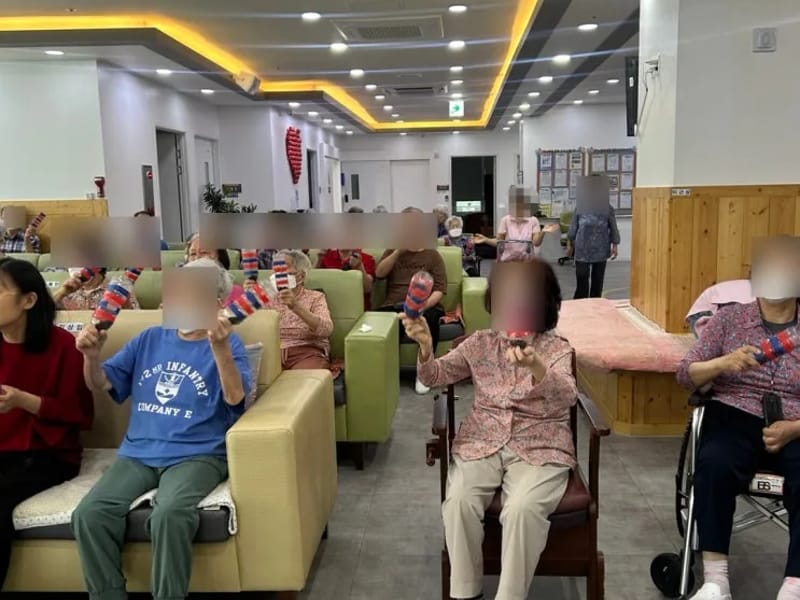 대전사랑의손길 노인주야간보호센터 - 주간보호 in 서구, 대전광역시 photo 2