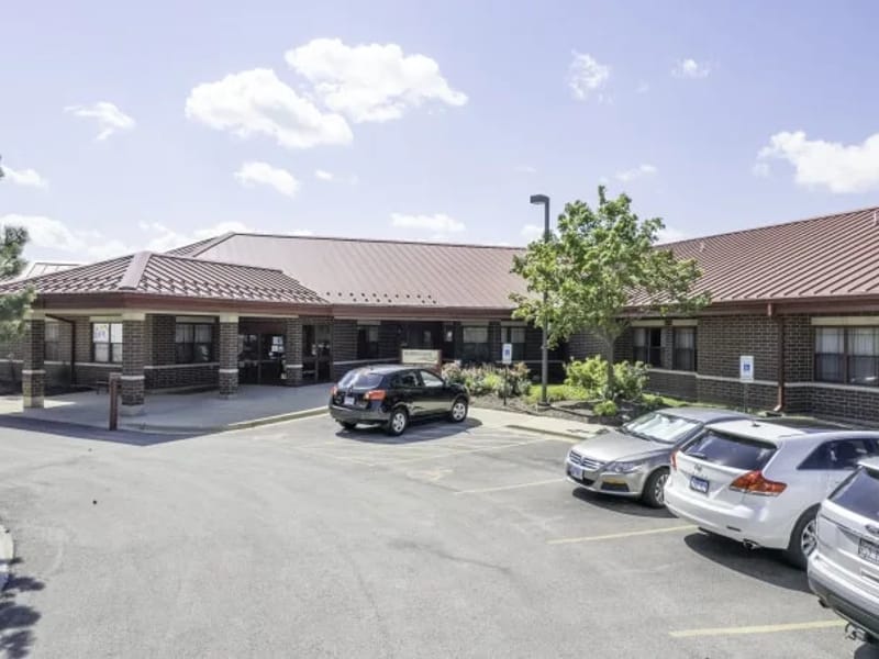 Alden Courts of Waterford - Nursing Home in Aurora, IL photo 2