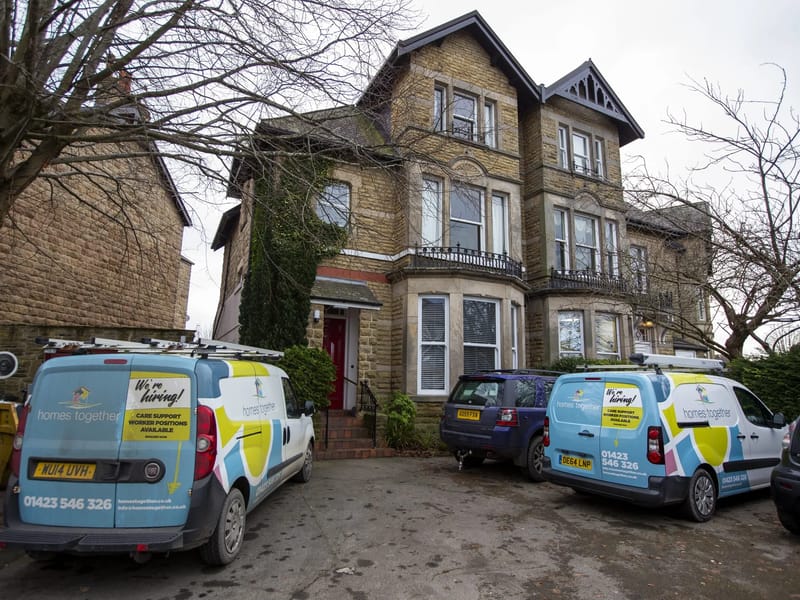 2 East Park Road Harrogate - Assisted Living in Harrogate, England photo 2