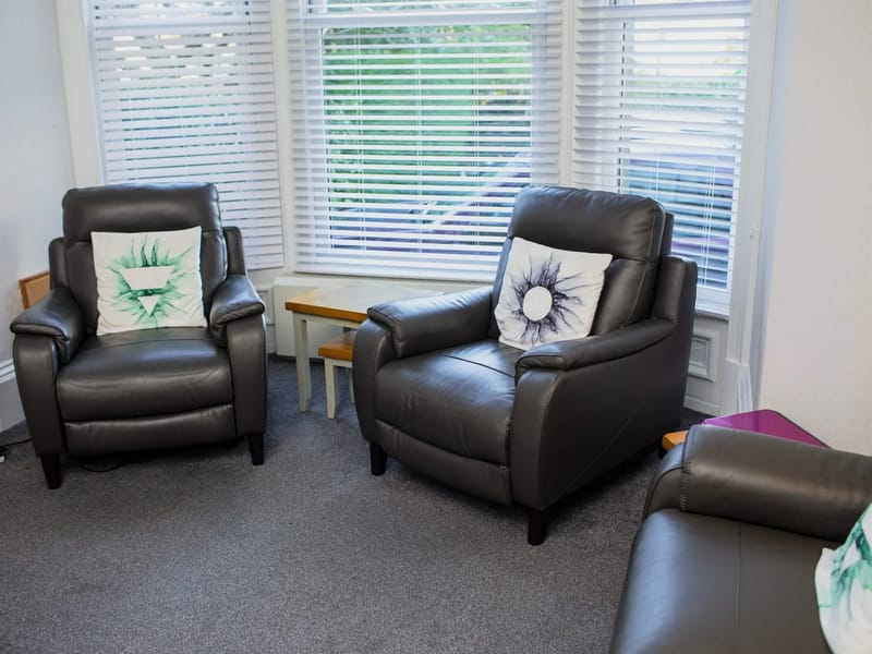 2 East Park Road Harrogate - Assisted Living in Harrogate, England photo 3