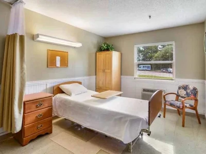 Harborview Lumberton - Nursing Home in Lumberton, NC photo 3