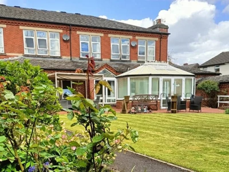 Epworth Grange - Nursing Home in Bury, England photo 3