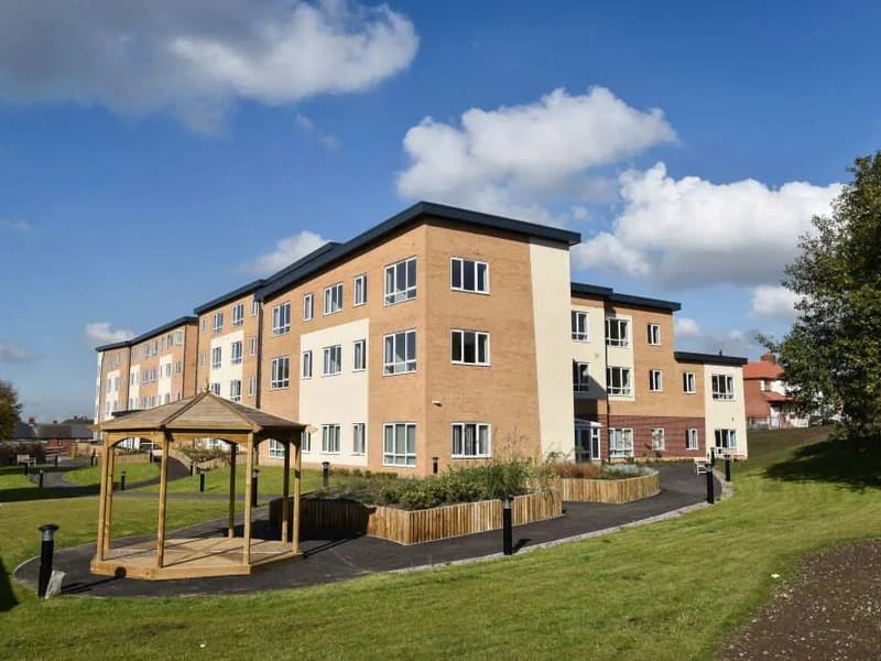 Housing 21 - Oakley Gardens - Assisted Living in West Bromwich, England photo 3
