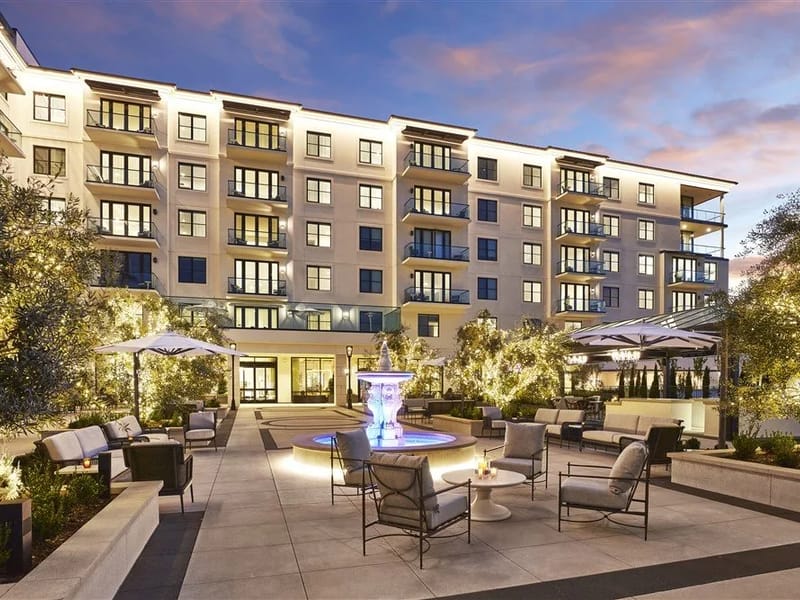 Vivante On The Coast - Assisted Living in Costa Mesa, CA photo 2