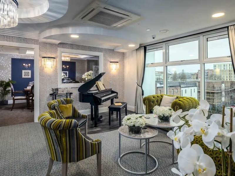 Three Oaks Care Home Limited - Nursing Home in Welwyn Garden City, England photo 2
