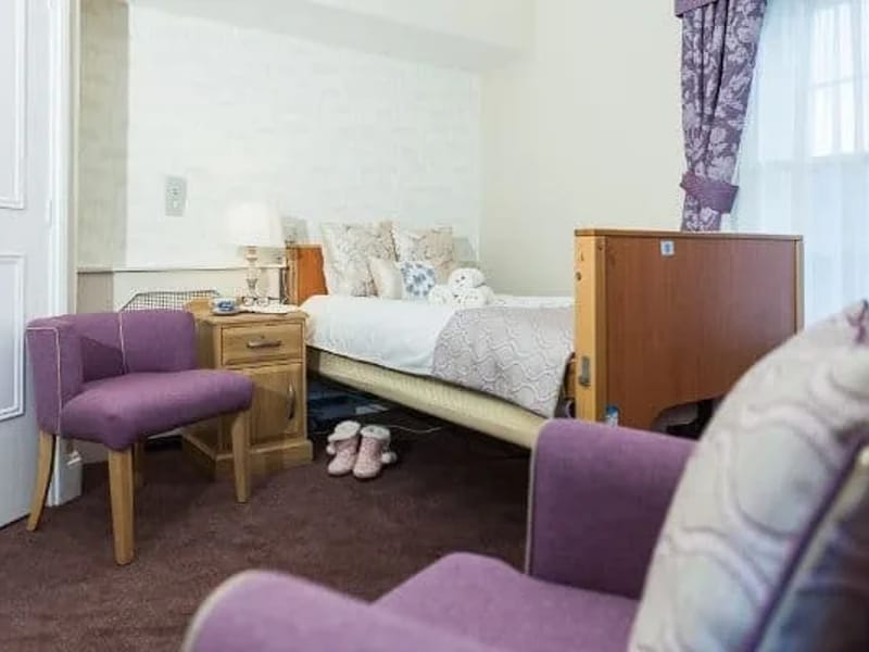 Mill House Care Home - Assisted Living in Witney, England photo 3