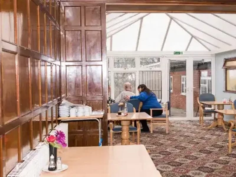 Hollins Bank Care Home - Assisted Living in Blackpool, England photo 2