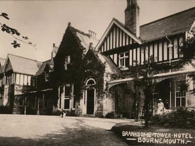 Branksome Heights - Nursing Home in Bournemouth, England photo 2