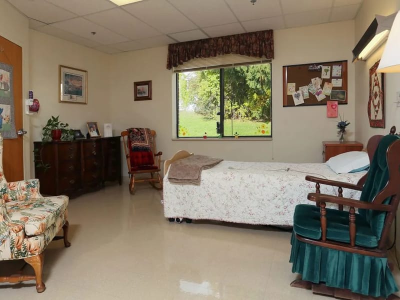 Oakdale Rehabilitation & Skilled Nursing Center - Nursing Home in West Boylston, MA photo 2