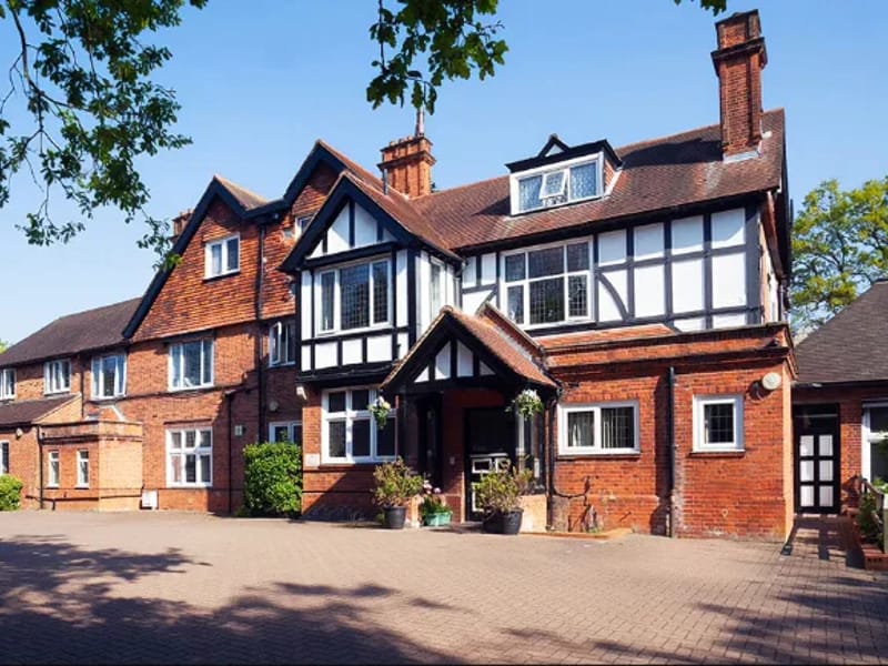 Bourne House Nursing Home - Nursing Home in Surbiton, England photo 3