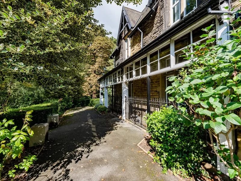 Kirkside House in Leeds, England photo 4