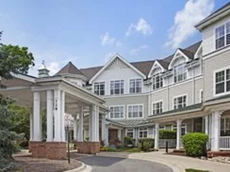 Alden Valley Ridge Rehab & Hcc - Nursing Home in Bloomingdale, IL photo 1