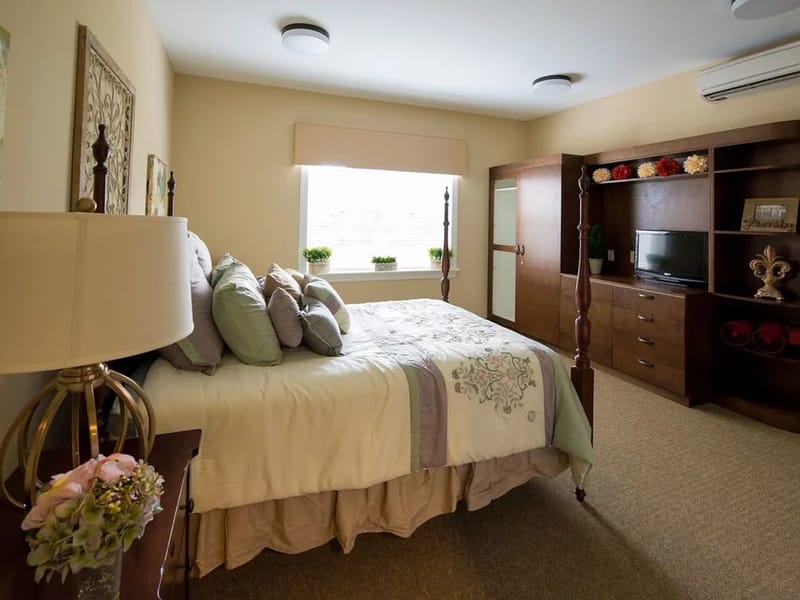 Florence Manor - Assisted Living in Garden City, MI photo 1