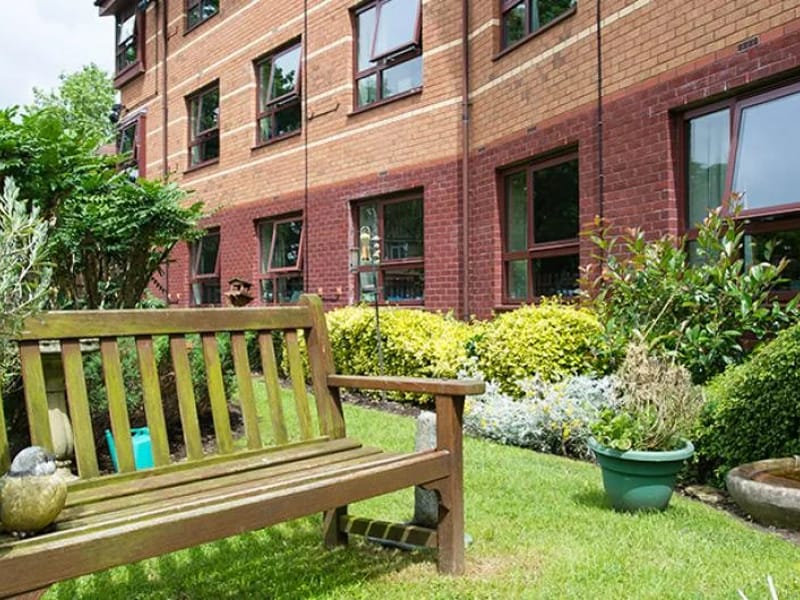 Hastings Residential Care Home - Nursing Home in Malvern, England photo 3