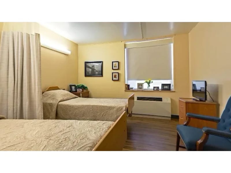 Alton Memorial Rehab & Therapy - Nursing Home in Alton, IL photo 2