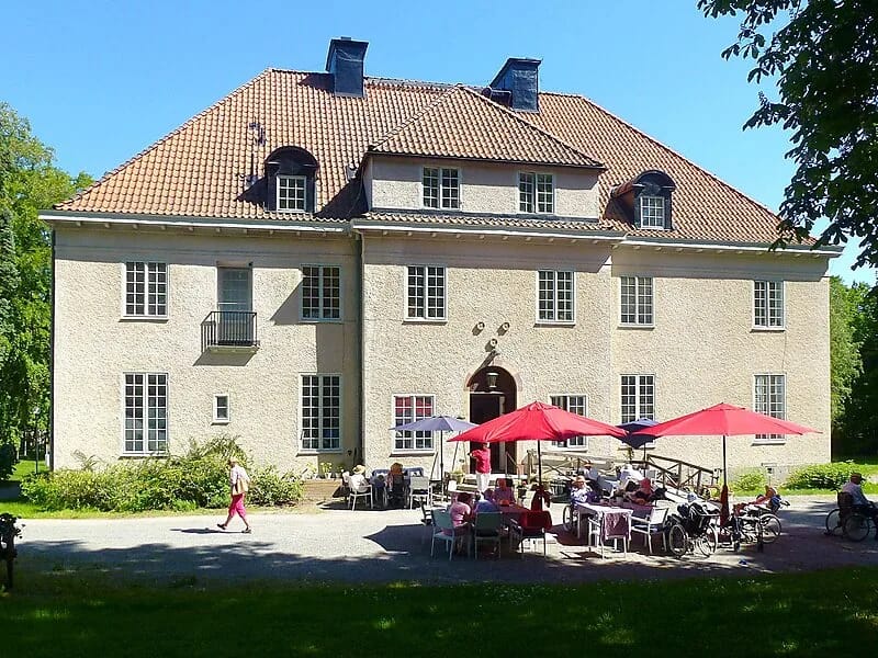 Edsby Slott - Äldreboende in Upplands Väsby, Stockholms län photo 1