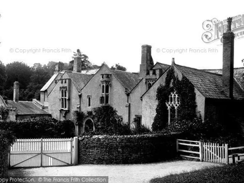 Tracey House - Nursing Home in Newton Abbot, England photo 2