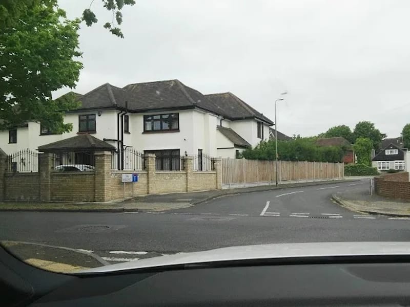 Ashchurch House - Assisted Living in Hornchurch, England photo 2