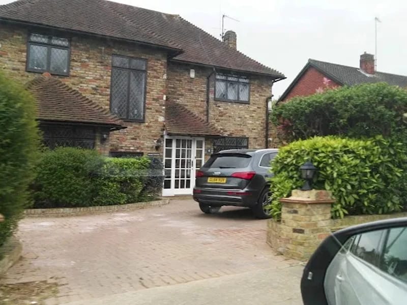 Ashchurch House - Assisted Living in Hornchurch, England photo 3