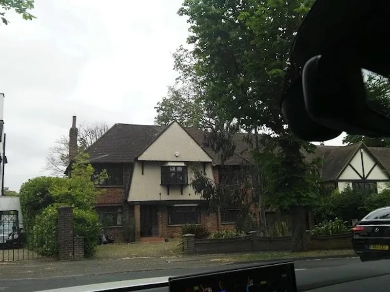 Ashchurch House - Assisted Living in Hornchurch, England photo 8