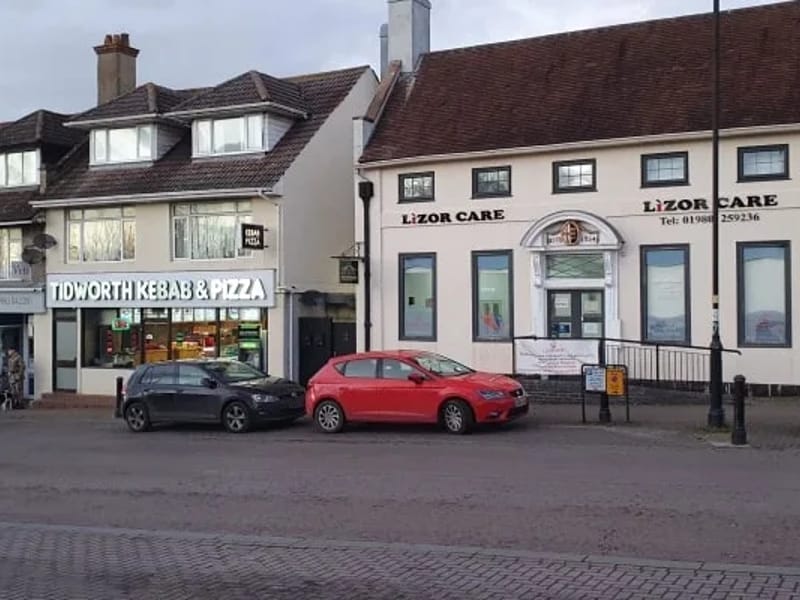 Lizor Care - In-Home Care in Wiltshire, England photo 3