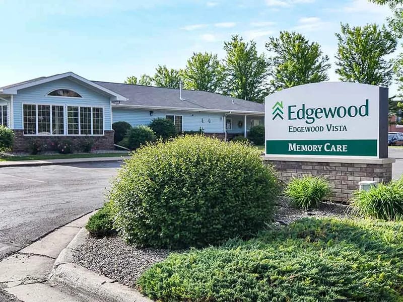 Edgewood Egf Senior Living - Assisted Living in East Grand Forks, MN photo 3