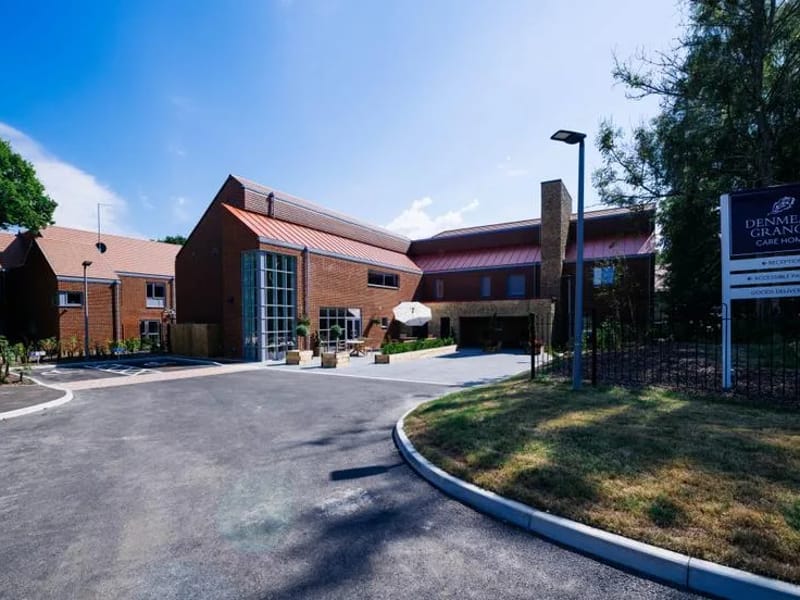 Denmead Grange Care Home - Nursing Home in Waterlooville, England photo 2