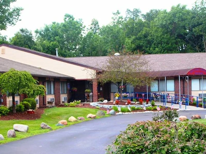 Chateau Rehabilitation and Healthcare Center - Nursing Home in Fort Wayne, IN photo 2