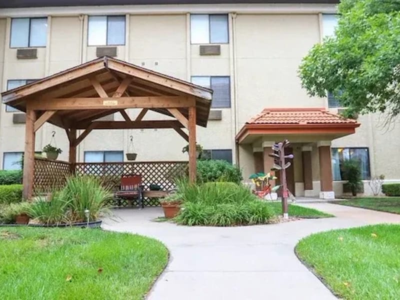 Brookdale East Wichita - Assisted Living in Wichita, KS photo 3