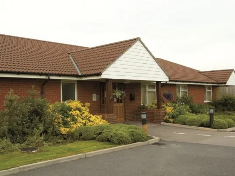 Maple Leaf House - Nursing Home in Ripley, England photo 1