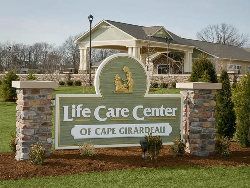 Life Care Center of Cape Girardeau - Nursing Home in Cape Girardeau, MO photo 2