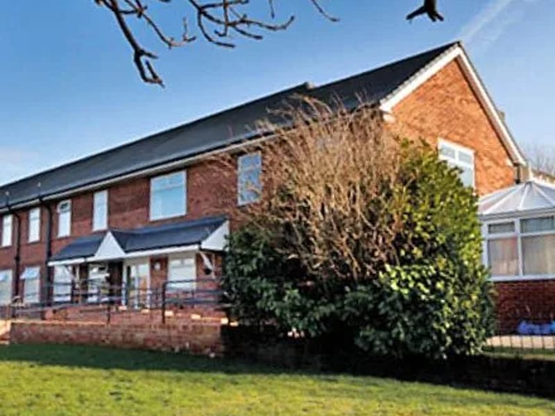 Fir Trees - Nursing Home in Dukinfield, England photo 2