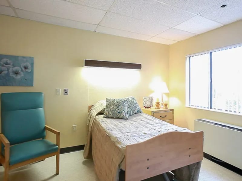Life Care Center of Tucson - Nursing Home in Tucson, AZ photo 2