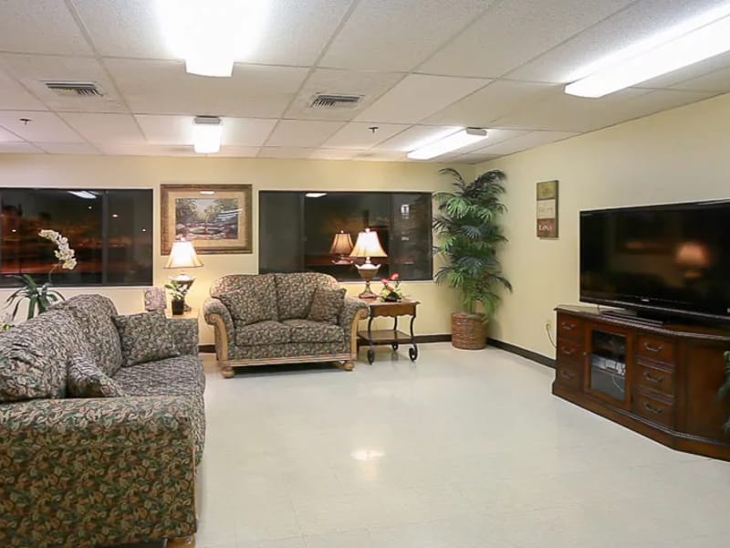 Life Care Center of Tucson - Nursing Home in Tucson, AZ photo 3