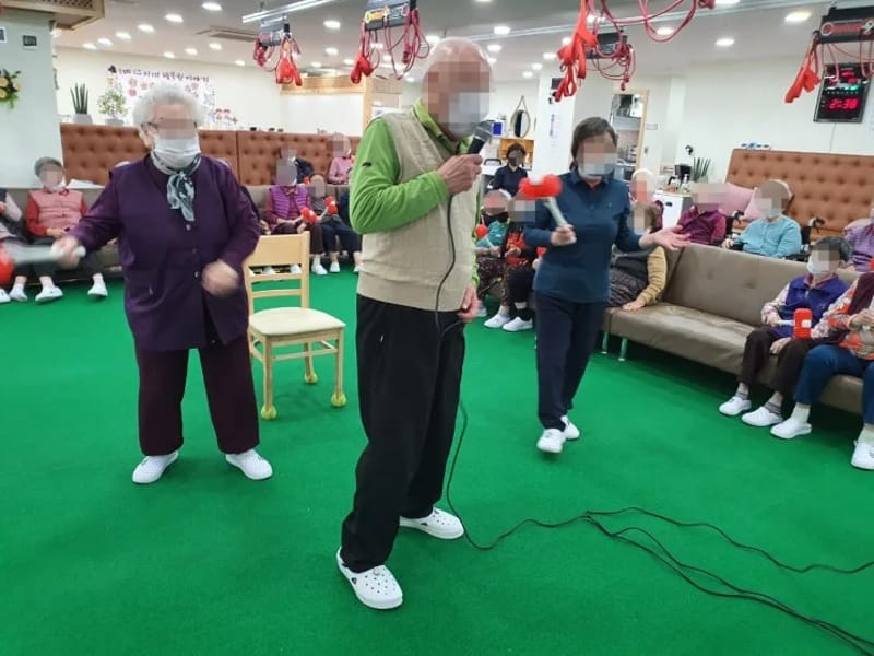 100세시대 재활치료전문 노인주간보호센터 - 주간보호 in 속초시, 강원특별자치도 photo 2