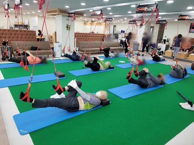 100세시대 재활치료전문 노인주간보호센터 - 주간보호 in 속초시, 강원특별자치도 photo 1