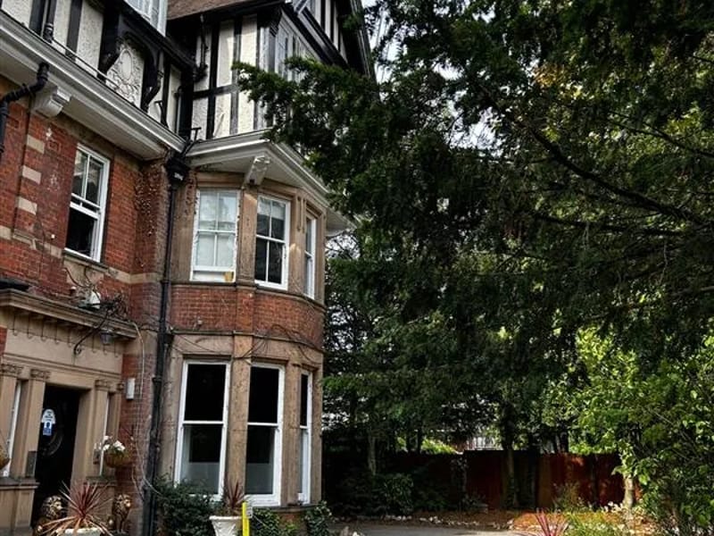 Lester Hall Apartments in Leicester, England photo 3