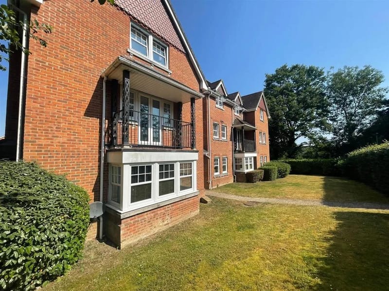Suite 1 - Assisted Living in Aldershot, England photo 3